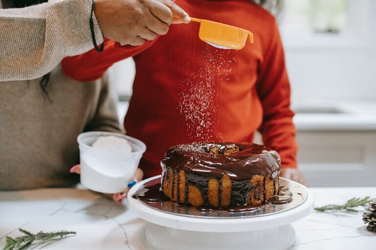 התענגו על התענוג שאין לעמוד בפניו של מתכוני עוגות שוקולד מהנים ומלאי טעם שתוכננו במיוחד לילדים.